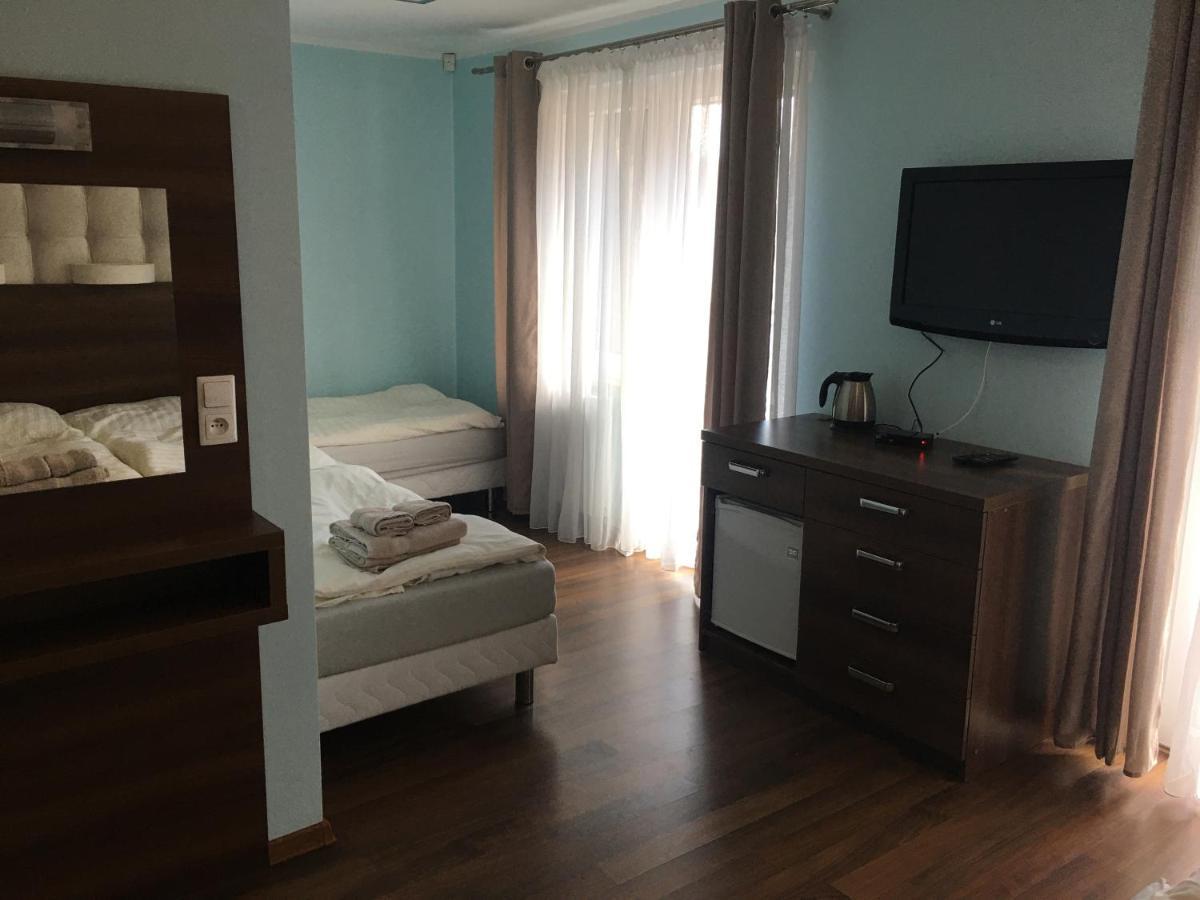 Azzurro Hotel Lukecin Exterior photo